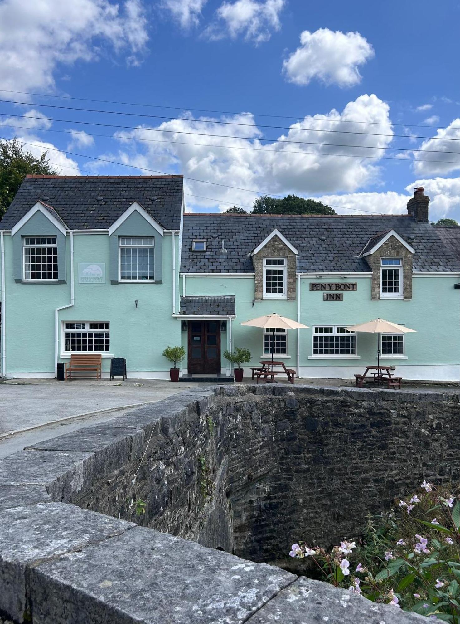 Penybont Restaurant + Inn Carmarthen Ngoại thất bức ảnh