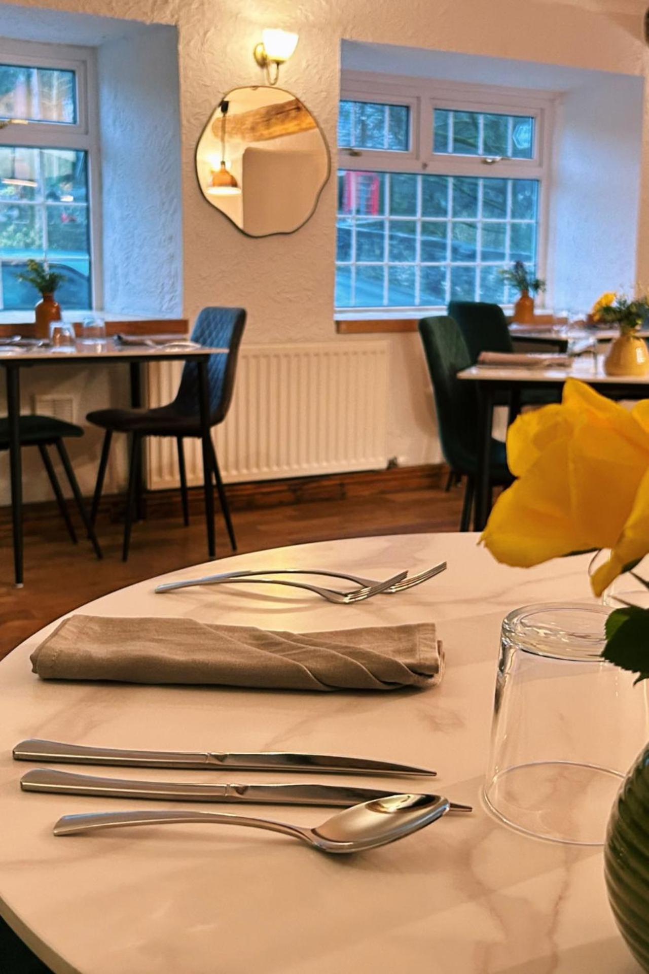 Penybont Restaurant + Inn Carmarthen Ngoại thất bức ảnh