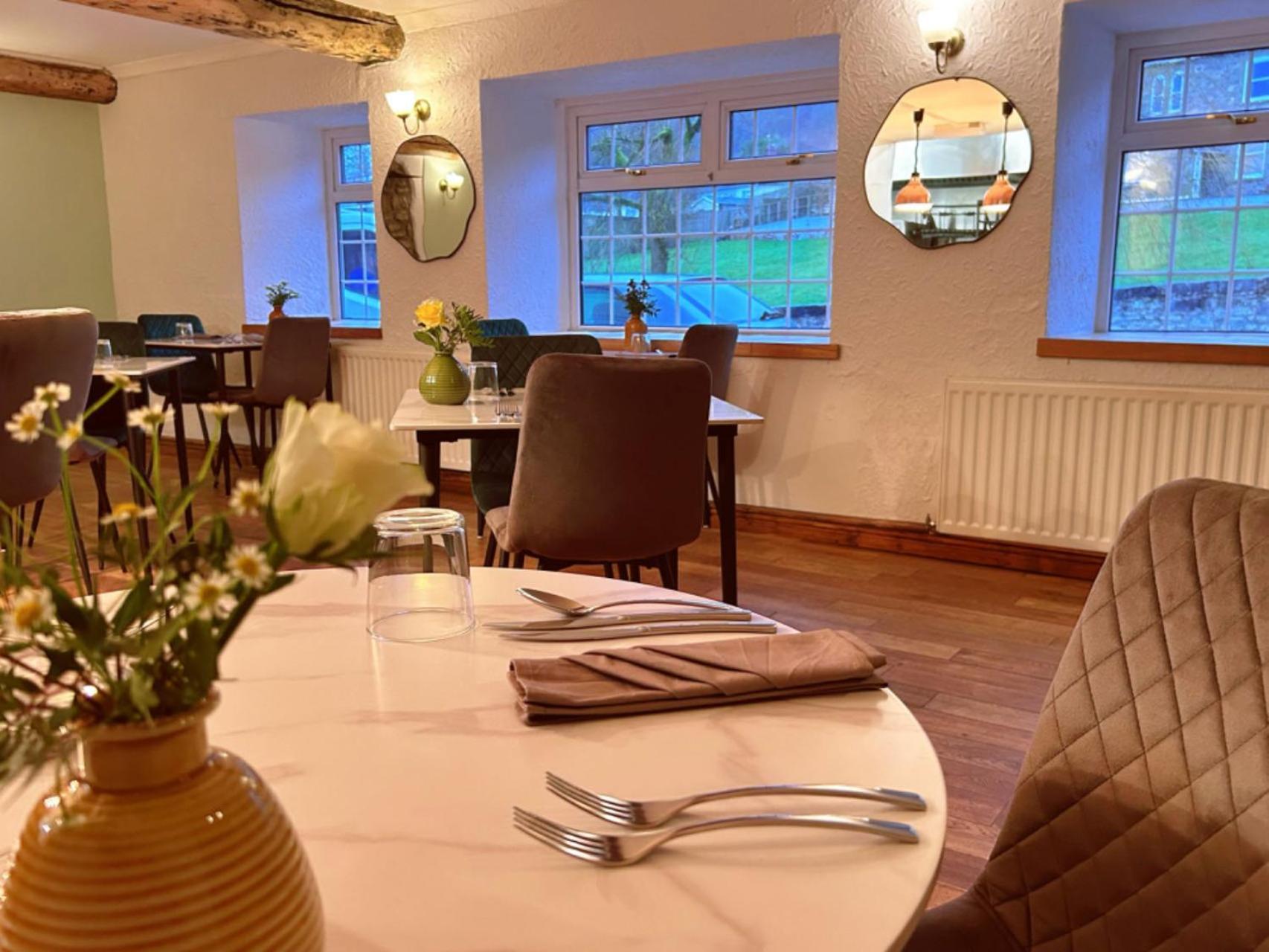 Penybont Restaurant + Inn Carmarthen Ngoại thất bức ảnh