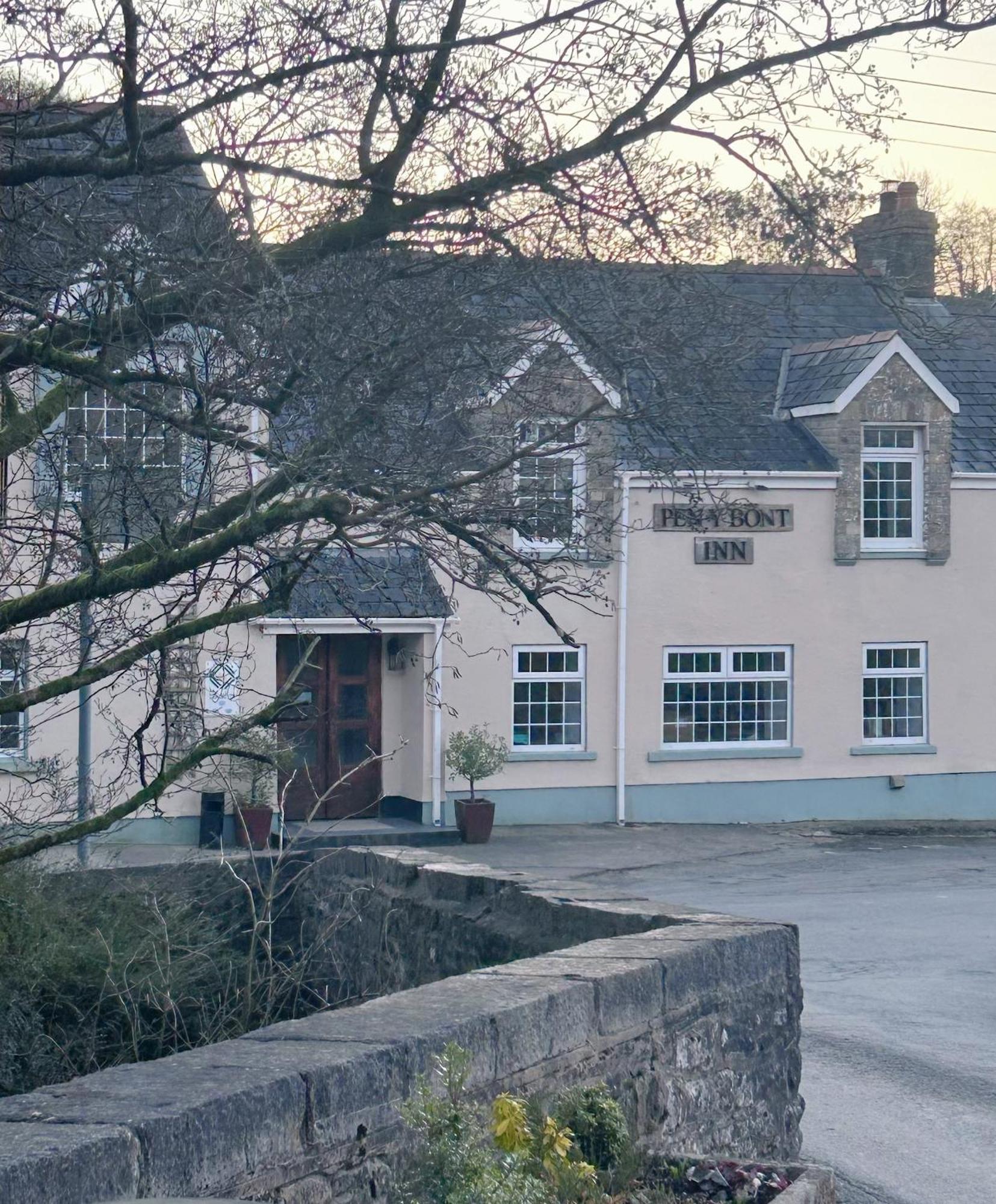 Penybont Restaurant + Inn Carmarthen Ngoại thất bức ảnh